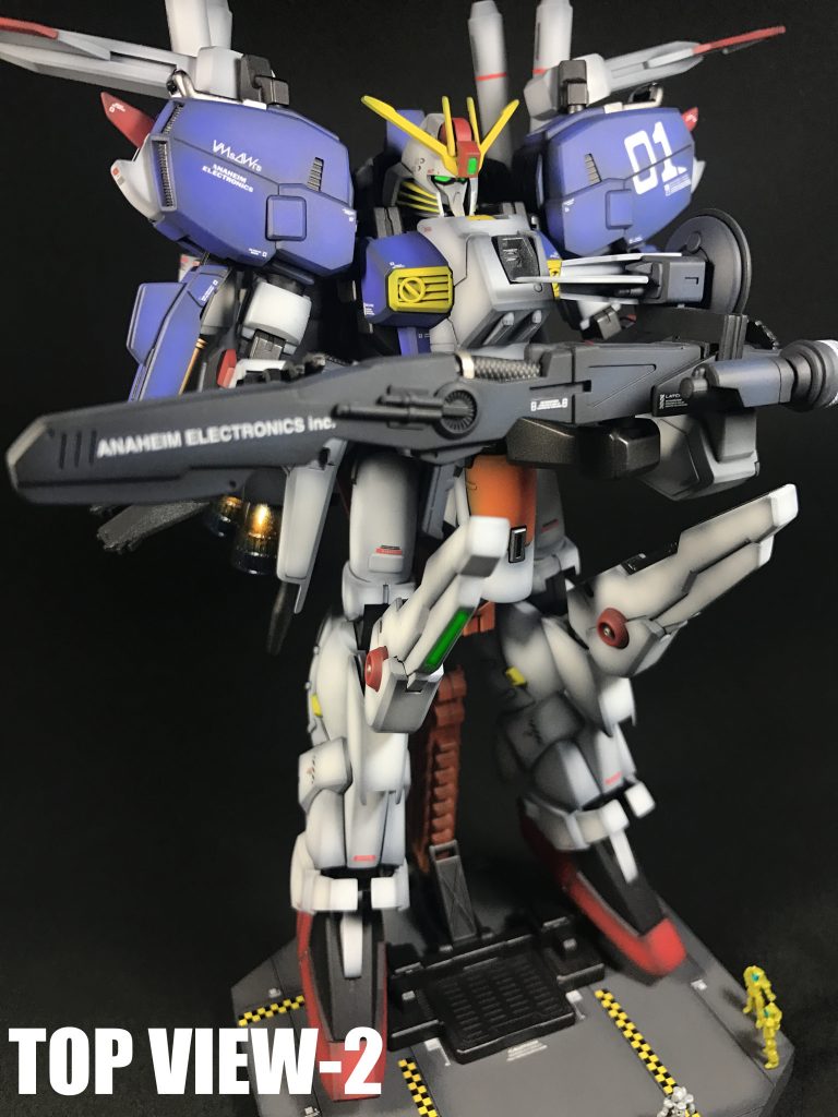 デカールはそれっぽいものをそれっぽく貼っています。水転写デカールならまだしも、付属のテトロンシールを綺麗に張るのは私には難しかったのです。