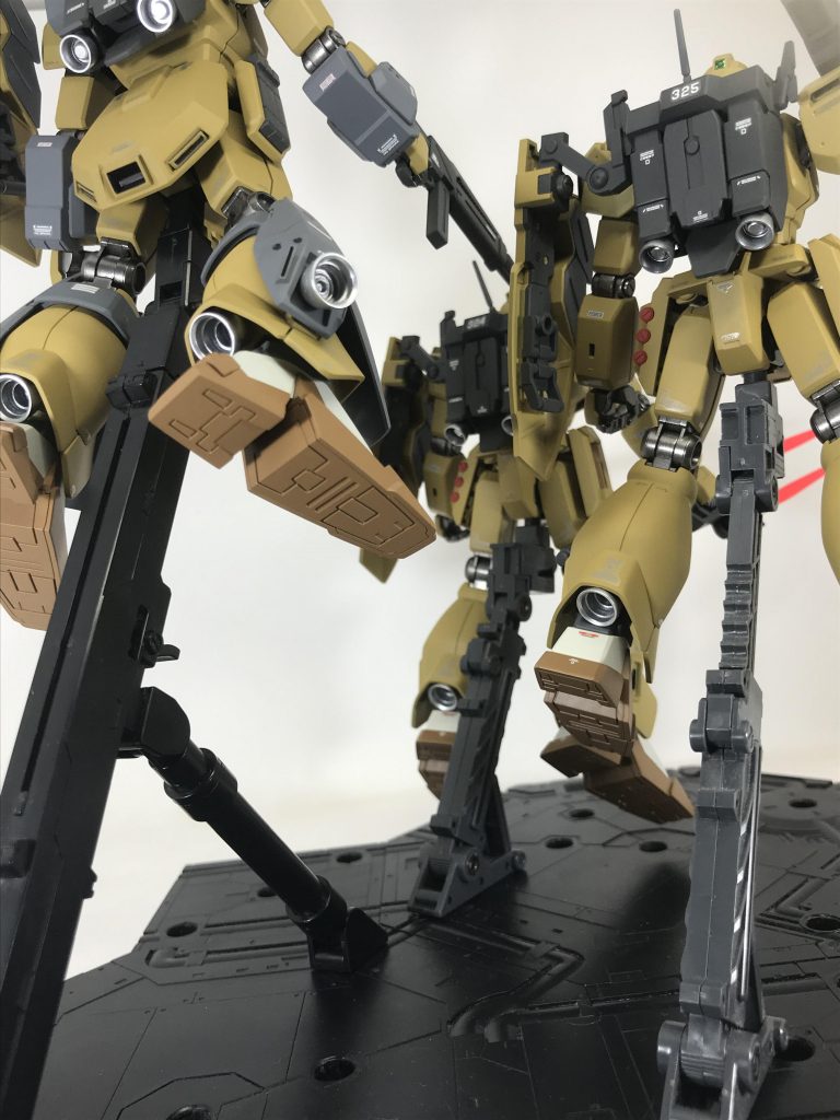 バックショットです。性能の底上げの為、全機 ジェスタ&ジェスタキャノンのバックパックとシールドを装備しております。