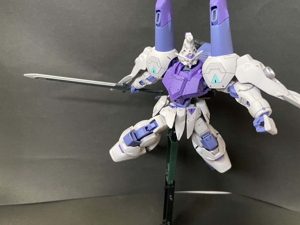 バトルソード
キマリスは騎士っぽさがあるので長剣が似合いますよね
バックパックの装備部分はボールジョイントとプラ板で作りました