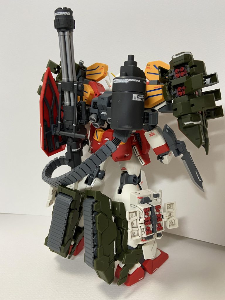 ミサイル弾頭が赤なのは視認性とかどうなの?とか考えたときもありましたが
マクロスF世代なので赤弾頭のミサイルサーカスめっちゃ良いじゃん!採用!!となりました