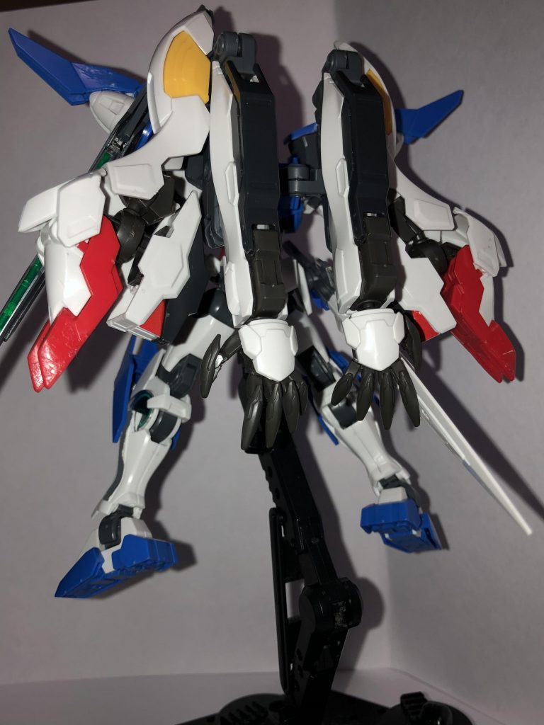 バック。ご覧の通りだいぶごちゃごちゃしてます。ルプスレクスの足と手を背中に搭載させてるので、だいぶ後ろに情報量が集中してます。この辺はもうちょいうまく出来たのかなぁと少し反省です…。