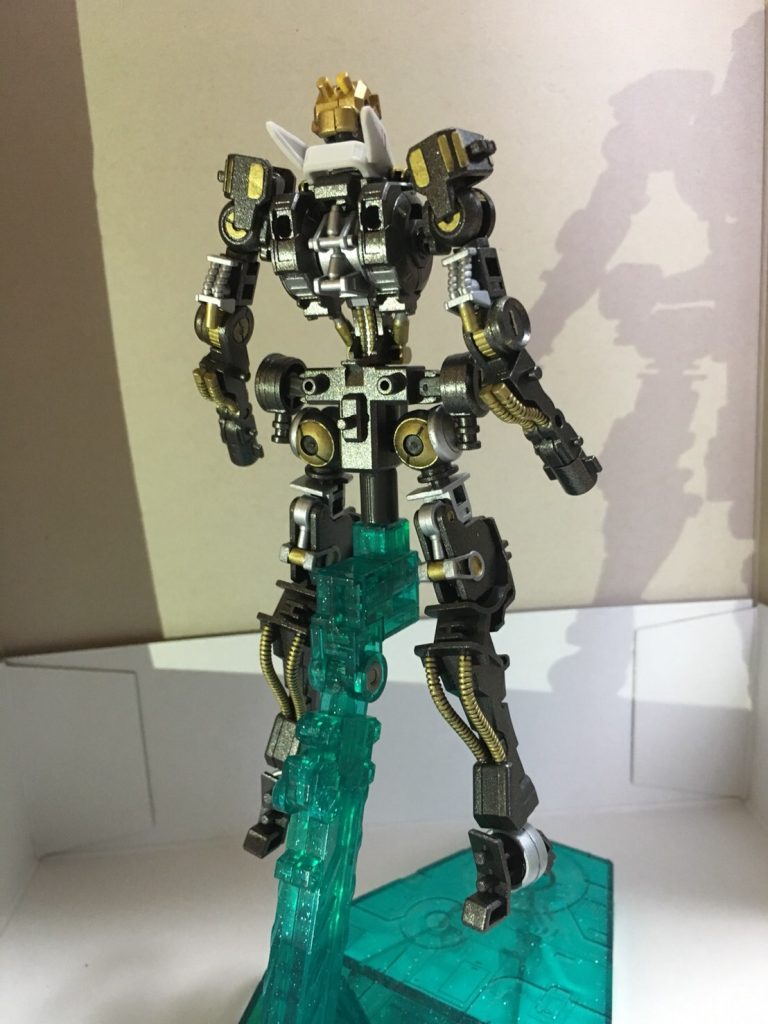 フレーム

1期のメンツ(アスタロトオリジンより前のナンバー)から少しグレードアップ
フレームをメタリックグレイとシルバーの2色に分けてます。