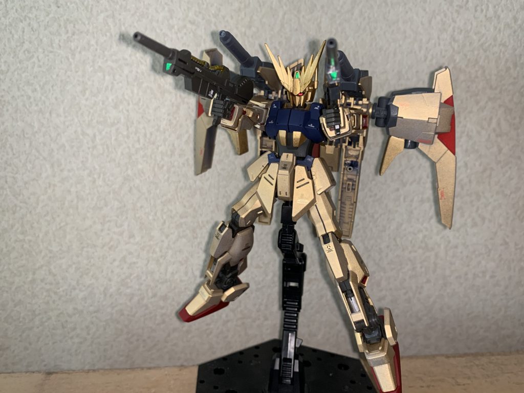 一斉掃射
2丁ライフルにバックパックのビームキャノン2門を高起動で撒き散らすスタイル好き