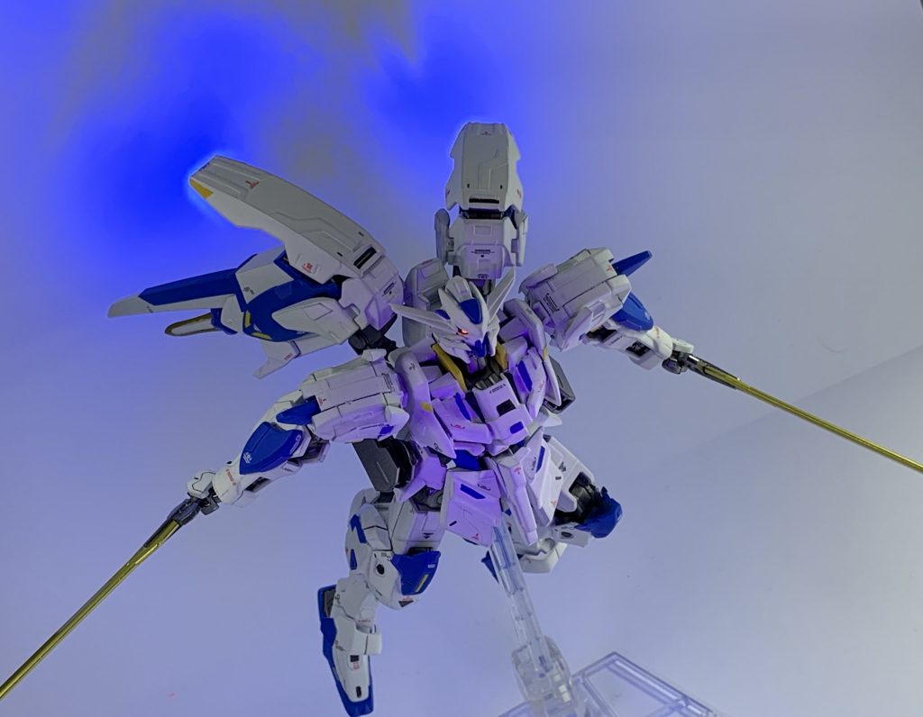 バエルソード
厄災戦時代から使われてきたとされる「折れない剣」。原型機よりも武装が充実したバエルアンリミットにおいてもその力は健在であり、主武装としてその切れ味が活かされる。