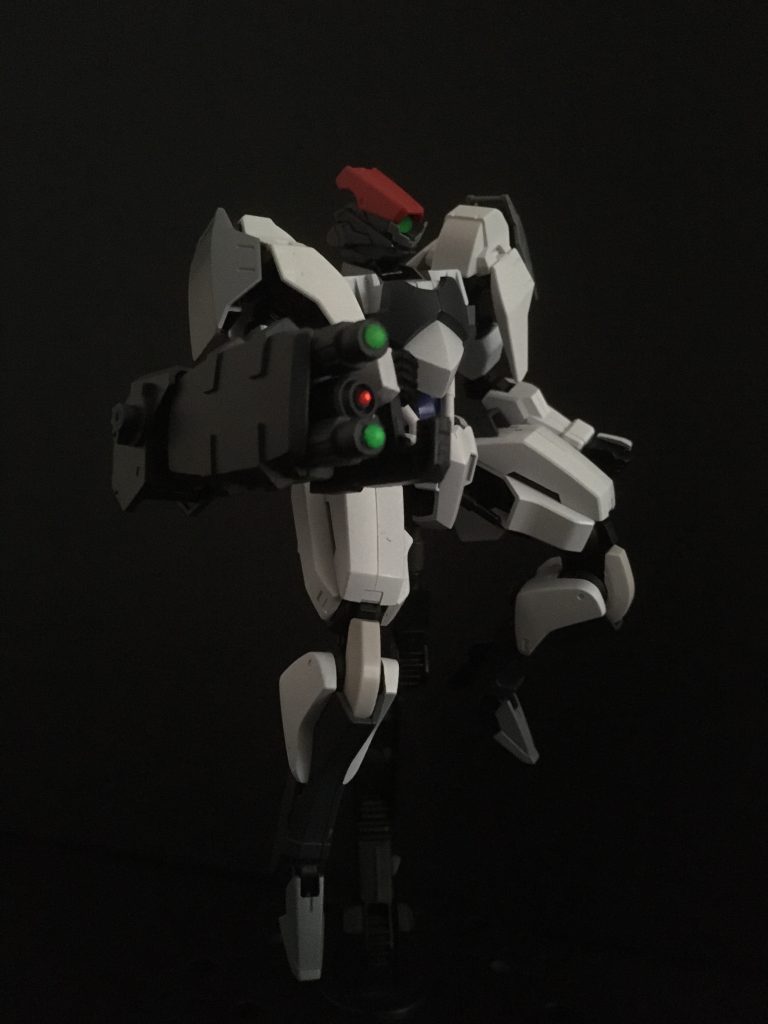 武装:
AEL試作型ビームライフル×2
AEL高振動ブレード×2
(AELカメラ・ガン)