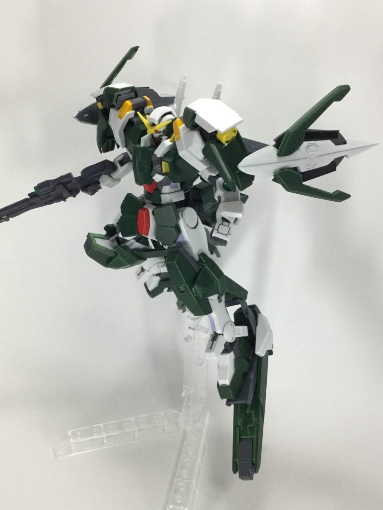 基本的にはデュナメスにアヴァランチ装備を追加したものだが、追加としてGNシールド(粒子放出装置付き)を2枚装備した
肩にアヴァランチユニットを装備したことでデュナメスのGNシールドが装備出来なくなった事から開発された装備である