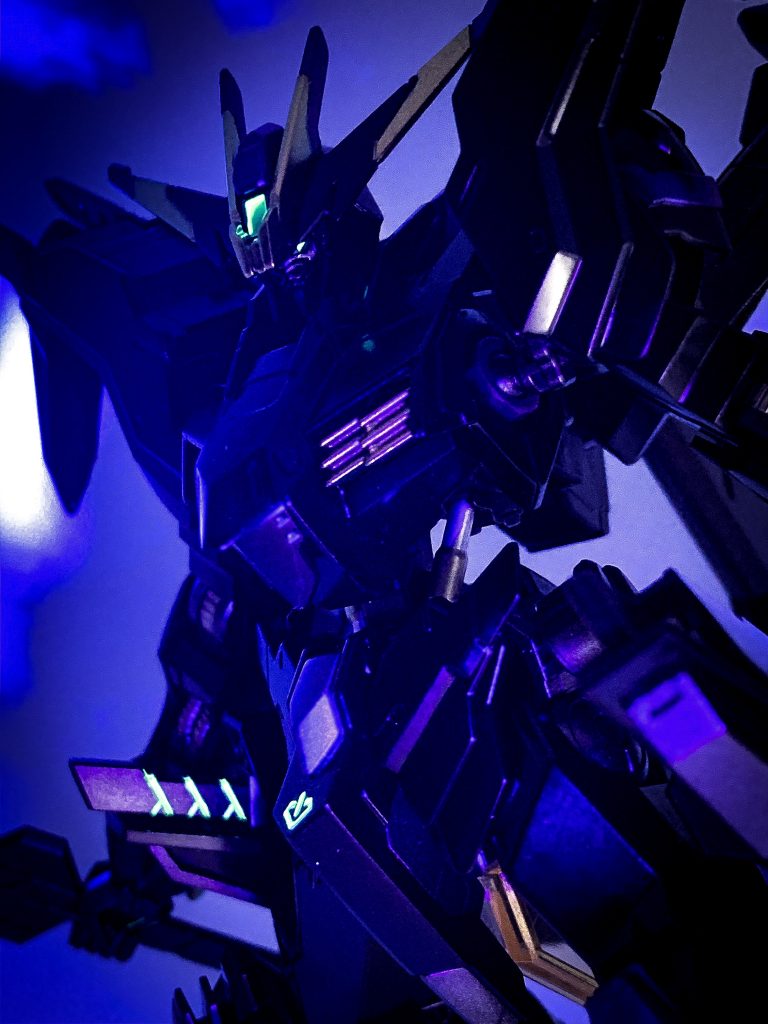 ブラックライト1