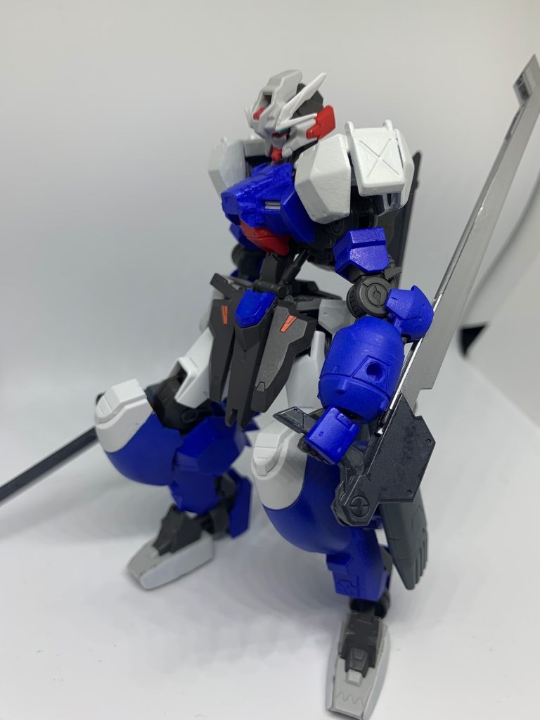 武装(剣)
二刀流メインで戦います
片方を逆手持ちにしていてこれがなんかカッコイイですよね