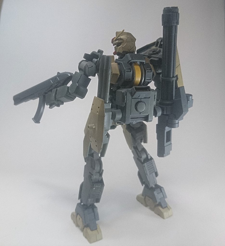 腰部には武装を懸架、ジョイントで稼働可能にしたりなど。