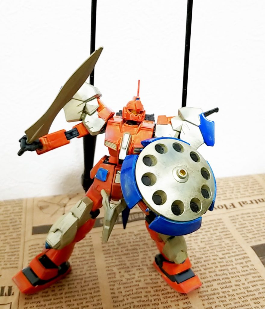 各所にアーマーを増加し、剣と盾と槍で戦う