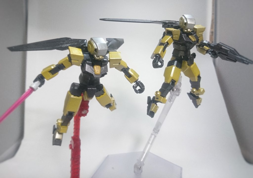 こうして複数並べると、それなりに量産機感が出る感じ。