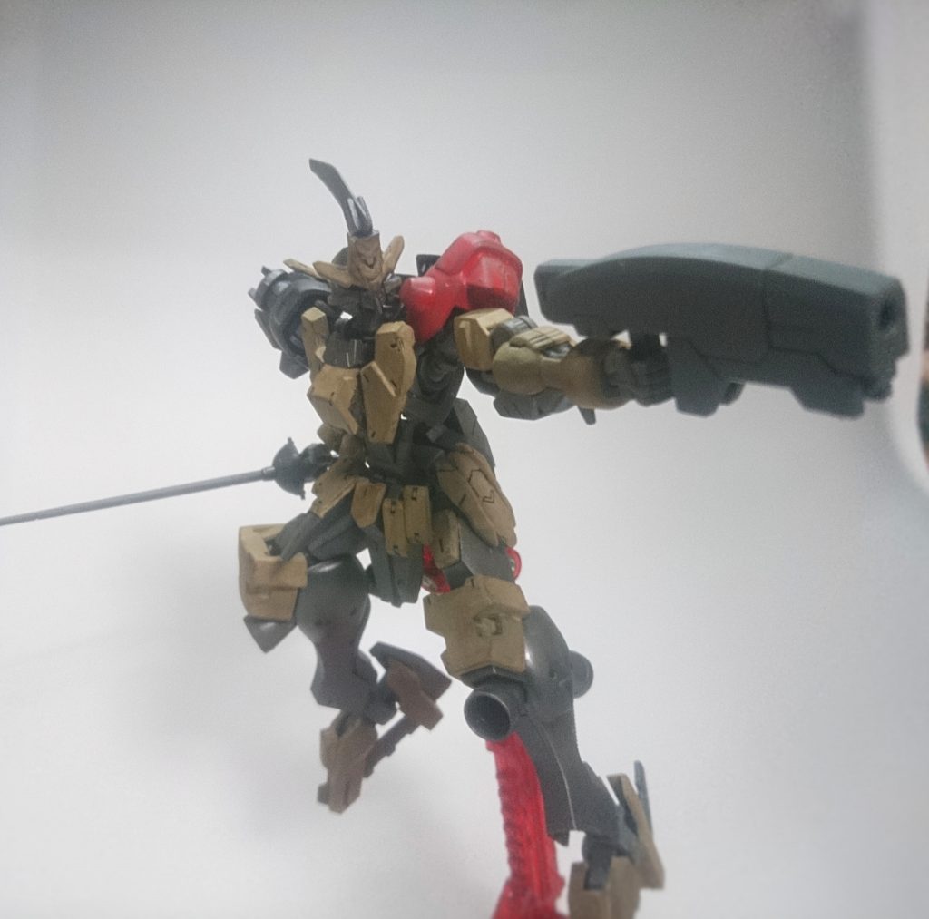 レイピア、バンドガンを装備したアクション。それなりには決まる感じ。