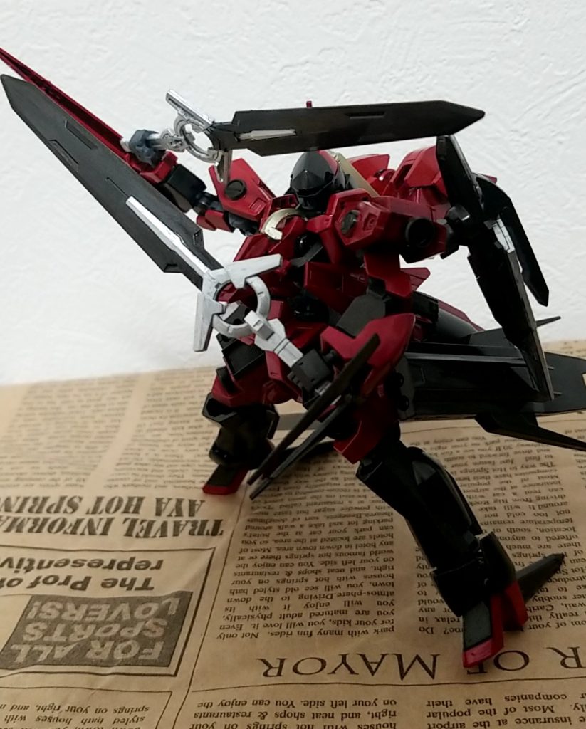 グレイズ・バスターソード
ヘルムヴィーゲリンカーのヴァルキュリアバスターソードをモチーフとして作られた武装
ヘルムヴィーゲのモノより小型化されており威力の代わりに扱いやすさを追求した