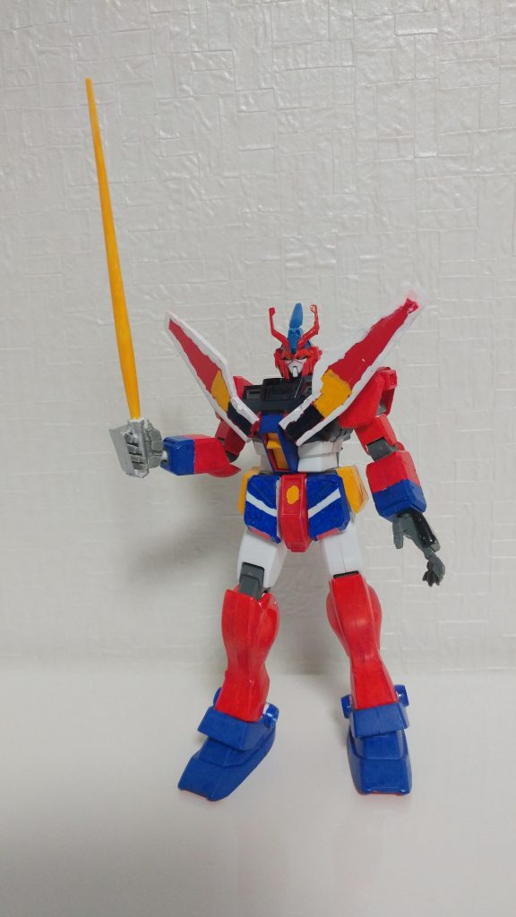 胸部のウィングは改造していたら壊れてしまったトライオン3のウィングを加工し張り付けて塗装
シャイニングブレイクの頭部はアンテナパーツの位置を変更した改造を施しています。