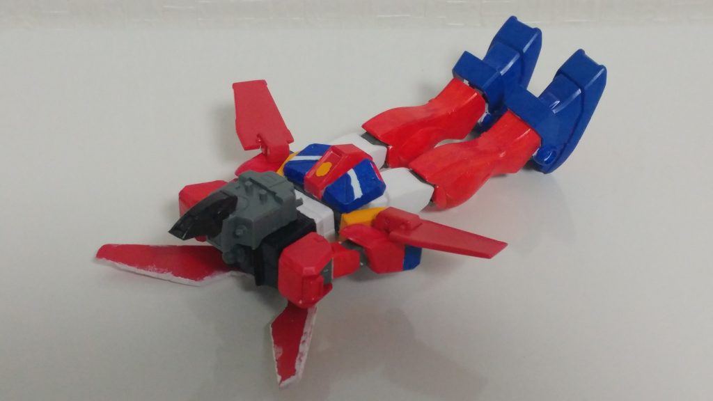 おまけ

本家ブライガーにはブライスターという飛行形態があるのですが、私の技術では可変機にする技術がないので余ったトライオン3の小さいウィングを取り付けたりし、無理やり飛行形態に..