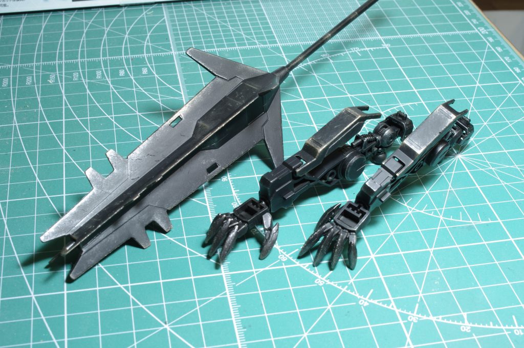 鈍器と腕フレームにドライブラシをかけたところ。