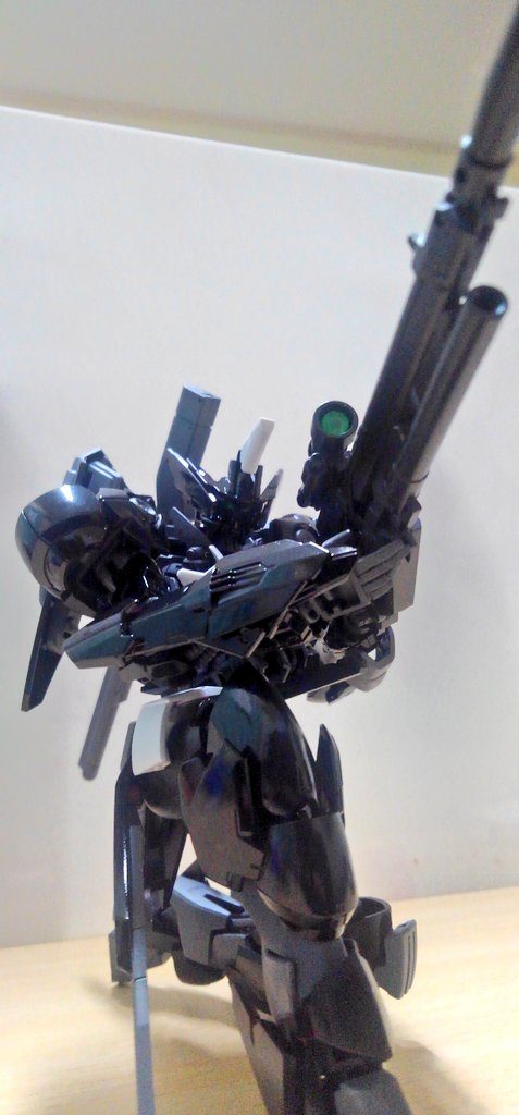 下からのアングルでスナイパーはカッコイイ!