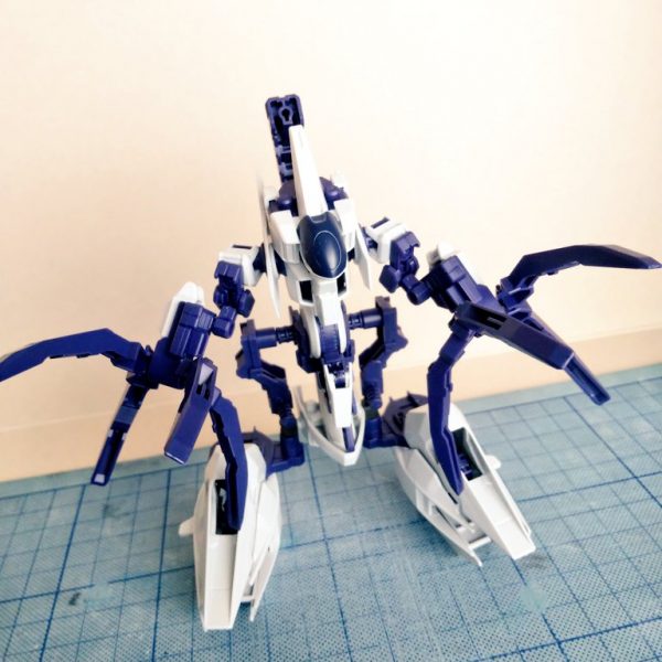 サポートメカ(ハイゼンスレイⅡ・ラー余剰パーツ)