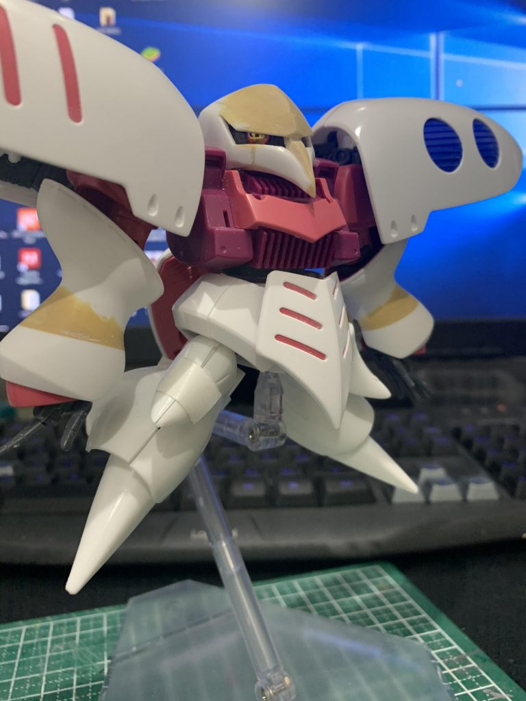 目はハイキューおドーム型を採用
頭の中をSDCSのザクを使い、それがハマるように加工