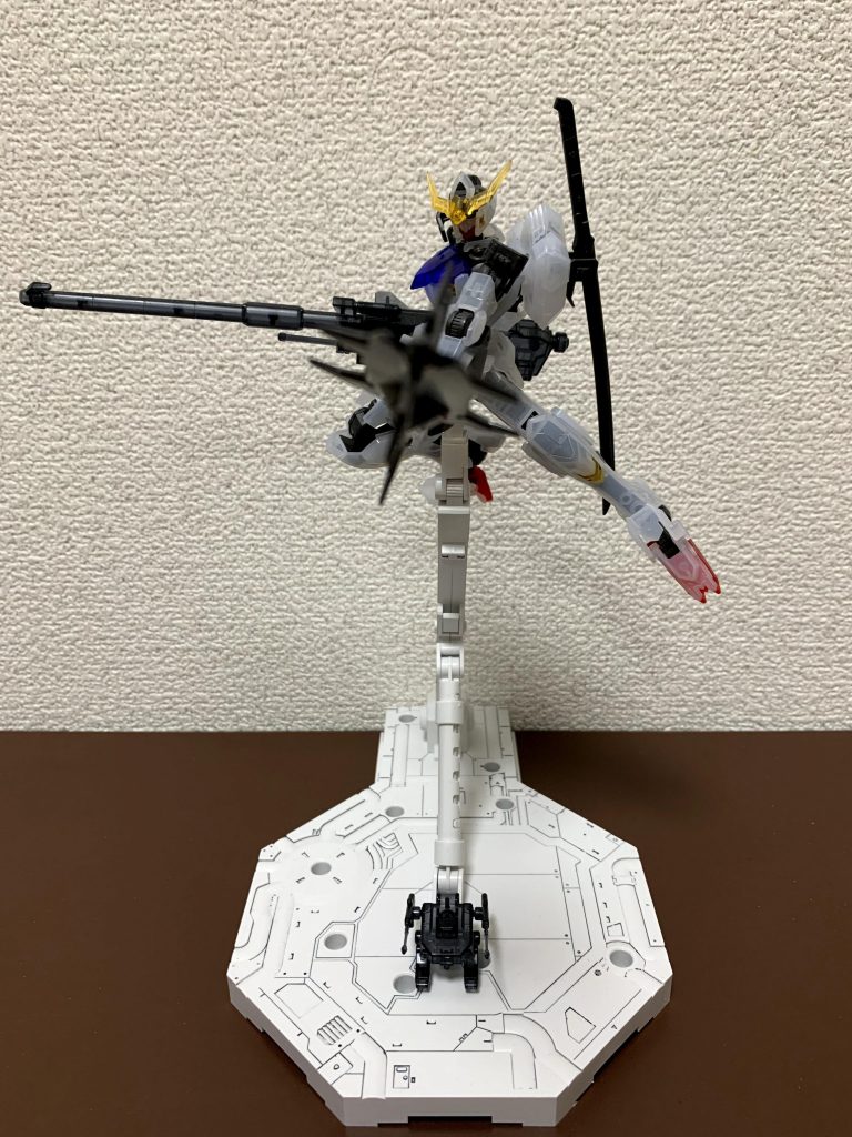 いきなりフル装備☆
一緒に入ってたモビルワーカーも載せてみました♪

第一形態の時点では刀はないって？
まぁそう細かいこと言わんと（笑）

やっぱアピールするには武器は長物が一番ですね♪