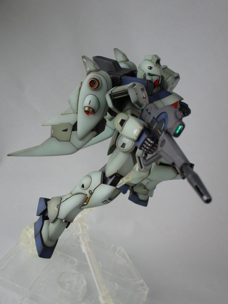 ビームライフル構え。