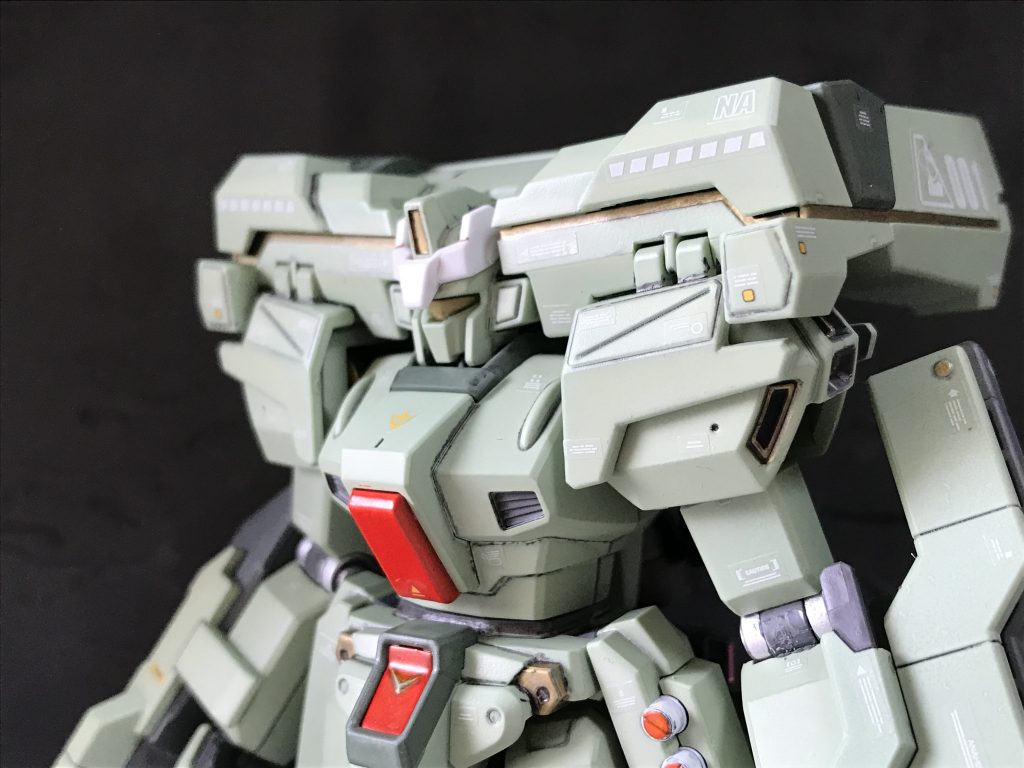 カラーリングは UC-MSV 的にお腹を赤くしました。このほうがジェガンらしい気がして。http://www.gundam-unicorn.net/MSV/#msv10その他、汚いですがいちおう全塗装してあります。