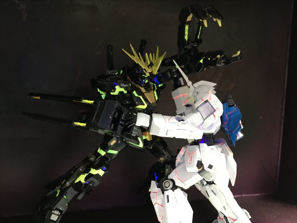 バナージ「これじゃオードリーが！」 
マリーダ「完全に制御している。あの子がこんな風に…あ…あの、子？」