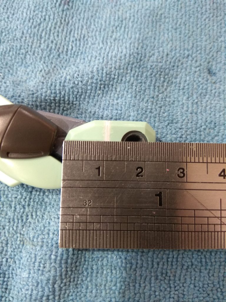 観にくいかも、太もも部で2mmを延長します。