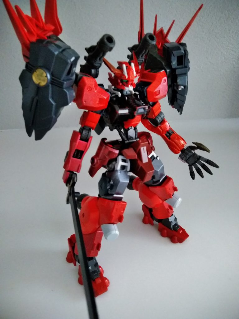 グレイズリッターの剣は宝剣として似合います。
バックパックより奇襲性が高い小型キャノン!