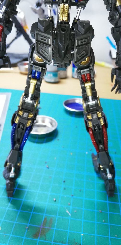 左右違う色をつかってみた