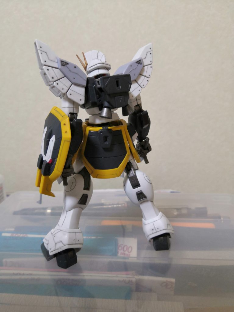 バックショットです。
パネルラインも丸モールドも
全部下書きなしのフリーハンドなので
よく見るとズレてたり
左右対称ではないです💦