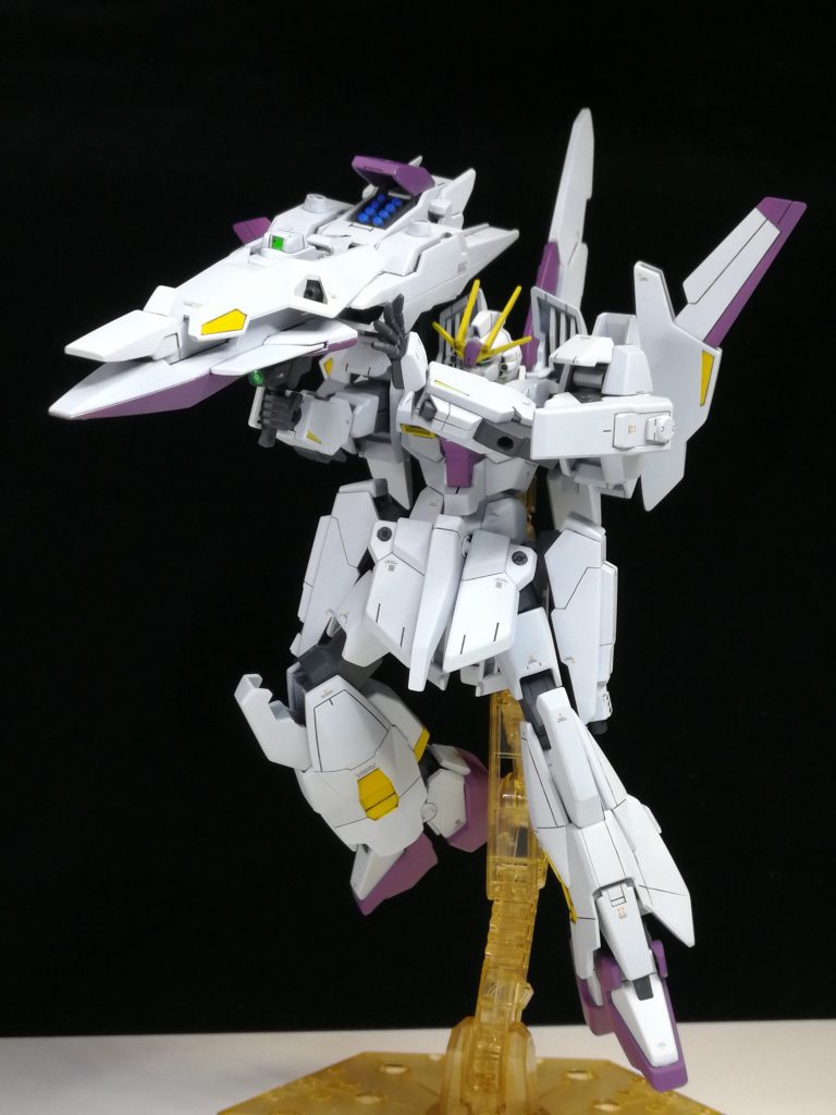 ミサイルもFAZZを意識して青で塗装してみました。