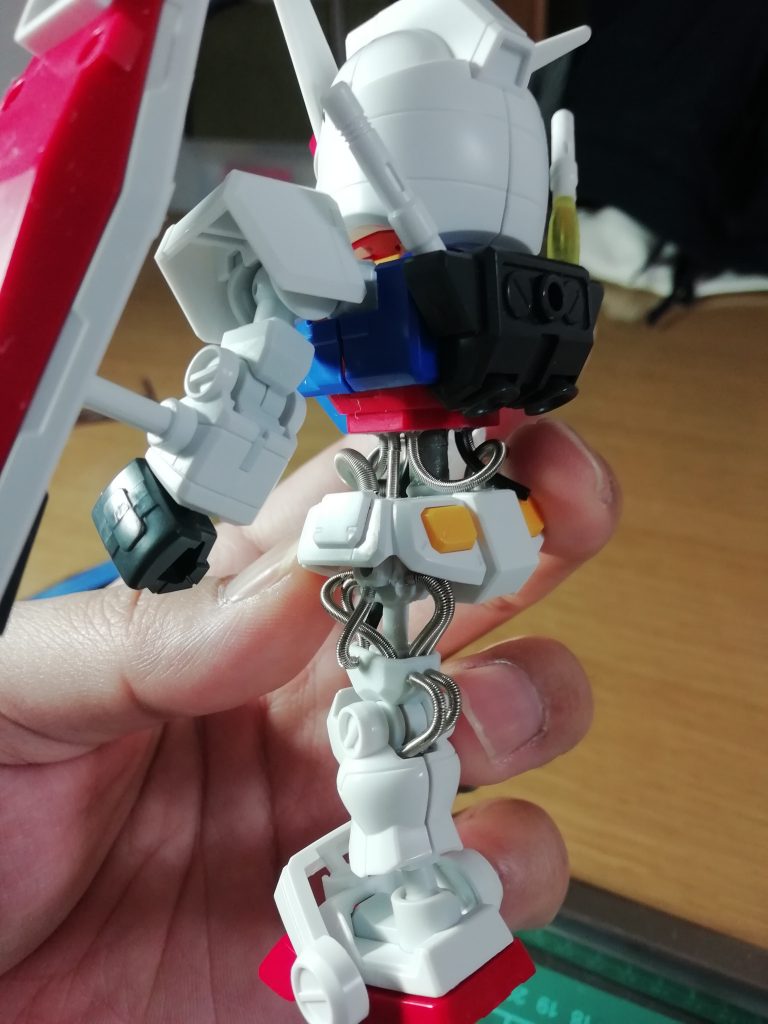 腰部、太腿部を延長。