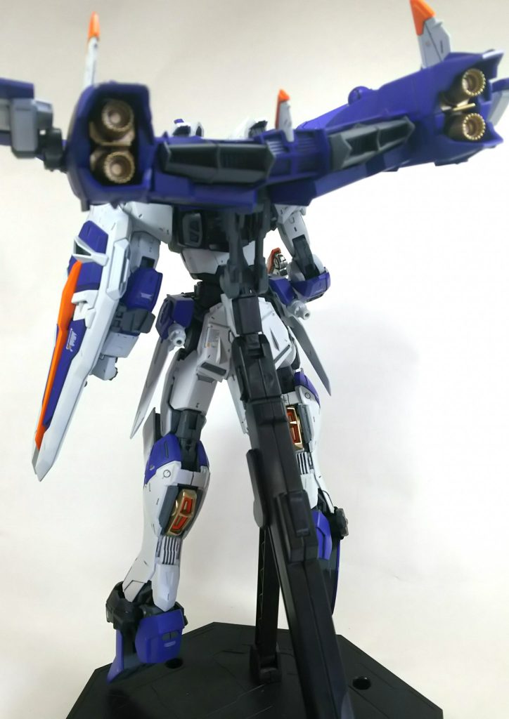 リフター展開バックから。
バーニア類はゴールドで塗装。