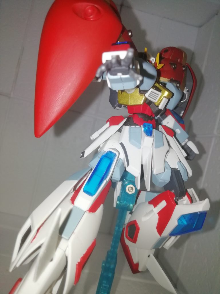 ピンぼけで申し訳ないですが…指もしっかり穴を開けてあります。