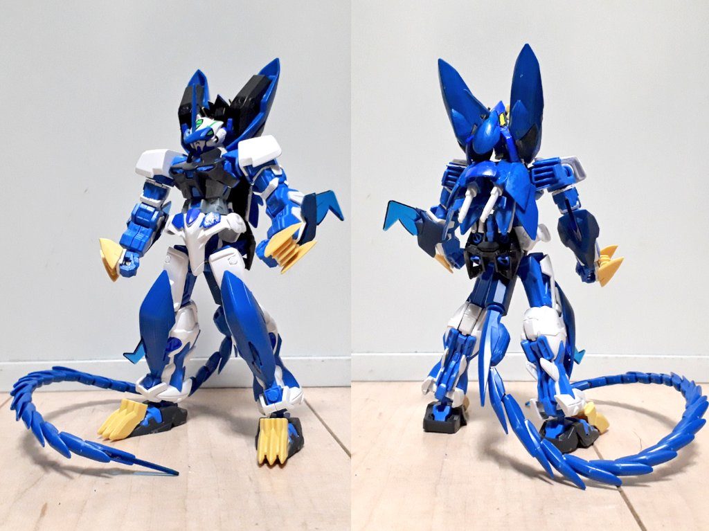 二足の形態です。各部のビーム刃とライフルによる精密射撃を武器に戦います