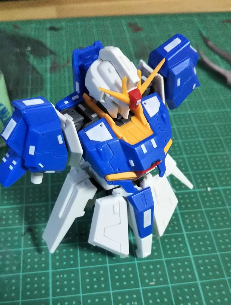 スジ彫り、プラ板貼り付け、一部パーツの加工