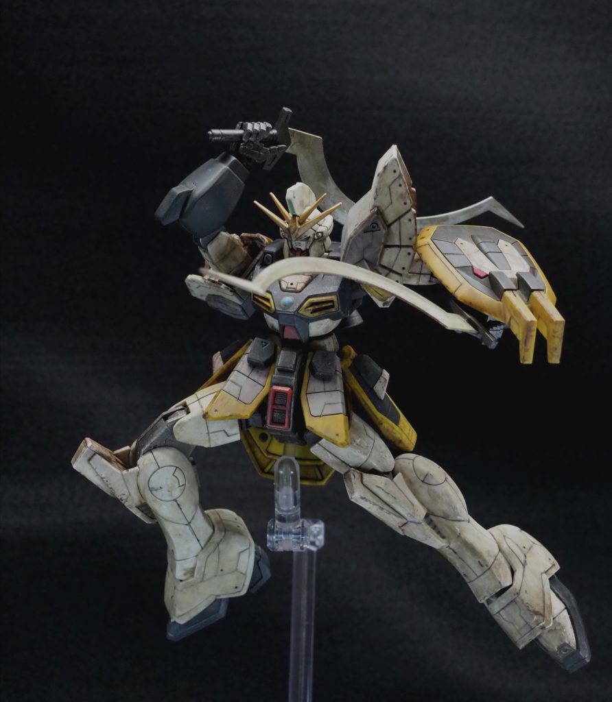 ヒートショーテルを振りかぶって斬りつける!