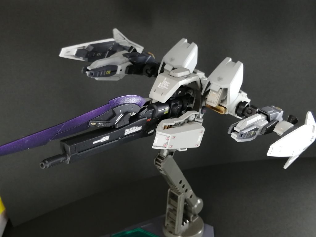 支援機形態
奥の手の一つとして突撃機動形態での追加パーツを合体させることで支援機として運用できるようにしています!