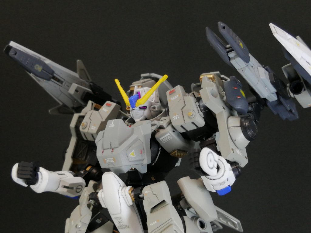 GNキャノン
バックパックにバリスティックウェポンズから流用したGNキャノンを装備。中距離での火力の発揮を可能にしています!