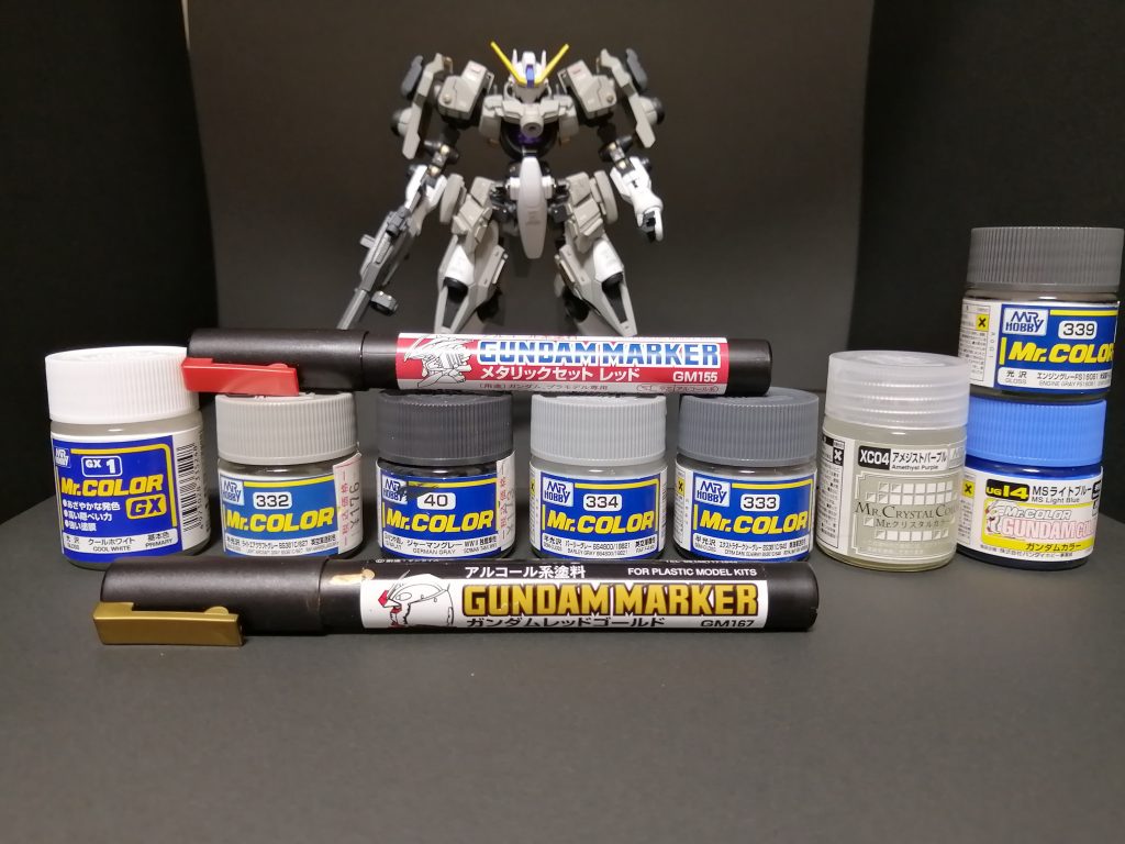 今回使用した塗料はこんな感じです!
塗装後、水性のつや消しを施した後にシャープペンでスミイレを行っています。
今回一年越しの投稿となりましたが、色々手を加えたいとしていたら完成まであっという間に時間が過ぎていました(汗)
今後は完成までの時間も意識してガンプラ製作楽しみたいと思います!