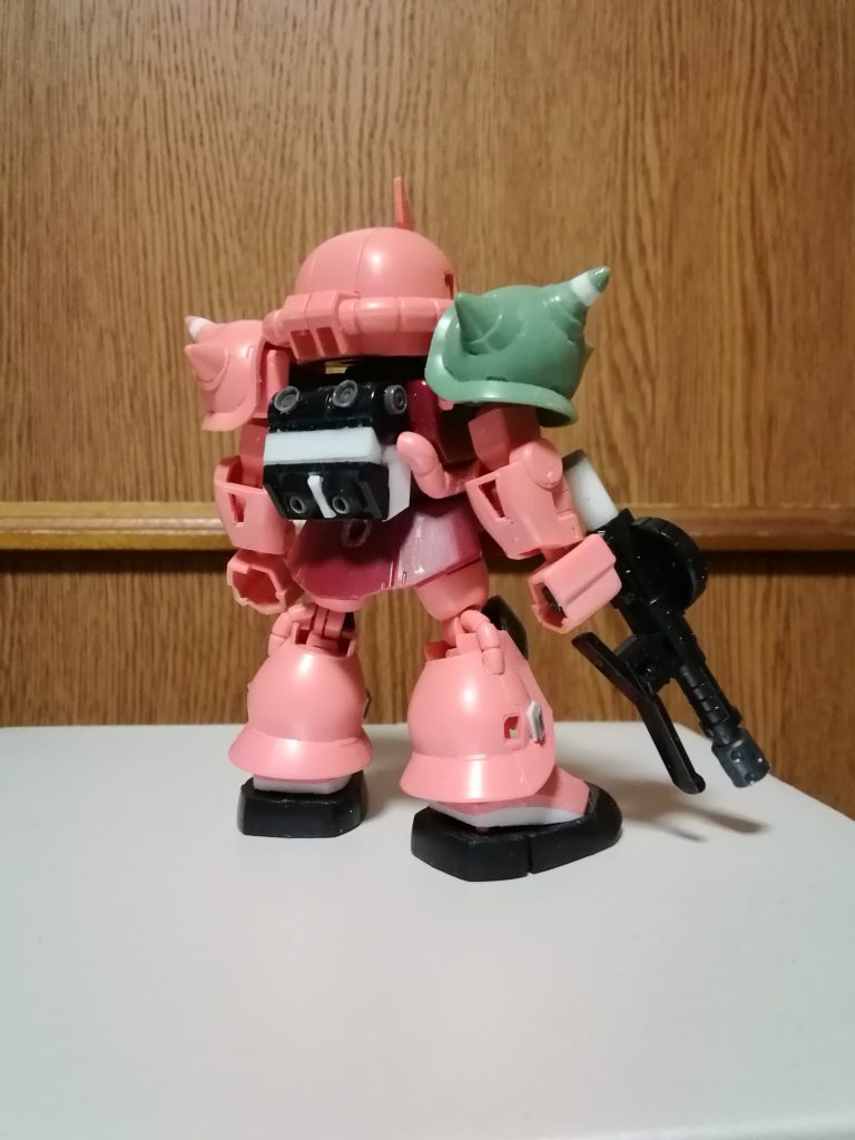 基本的にはキットのパーツを活かすことを念頭に、それでも足りないところをプラ材で足していく、という感じで進めていきました。