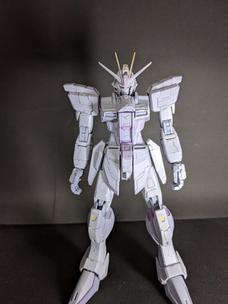 サフ状態
工作した中でフロントアーマーが好きです
