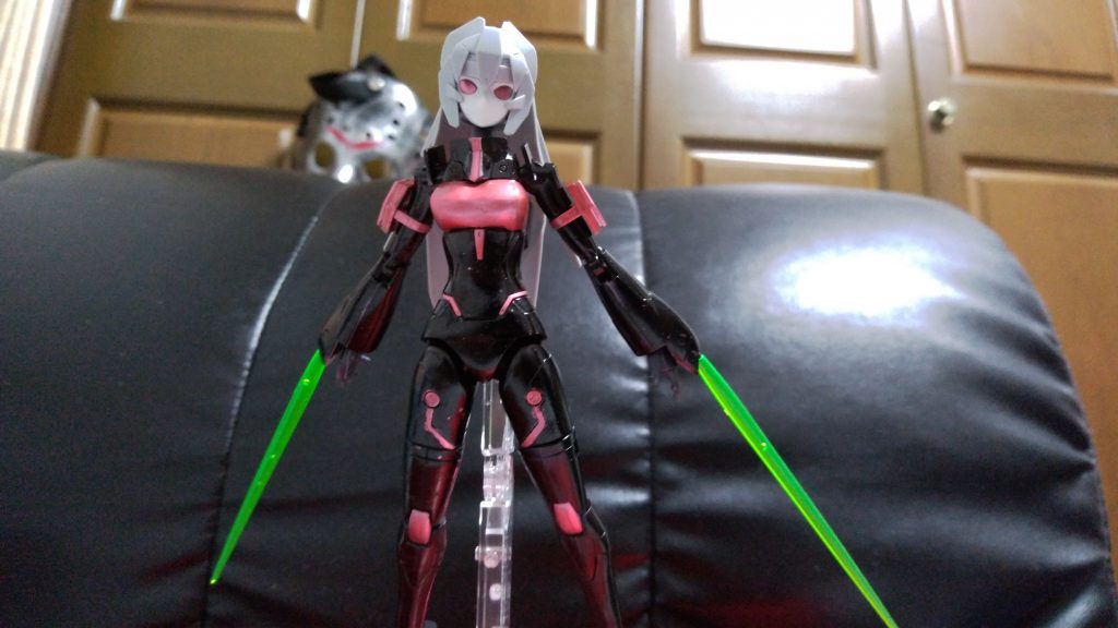 殺意を魅せるメイ