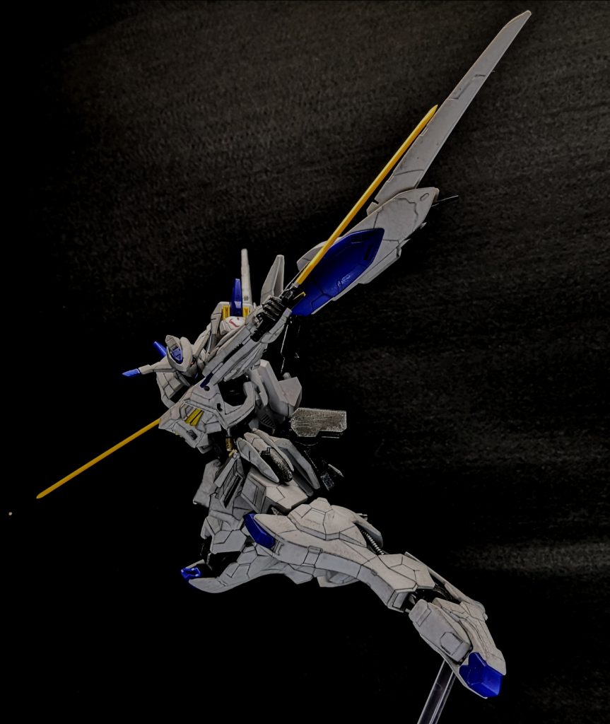 バエルは浮遊ポーズがよく似合います。