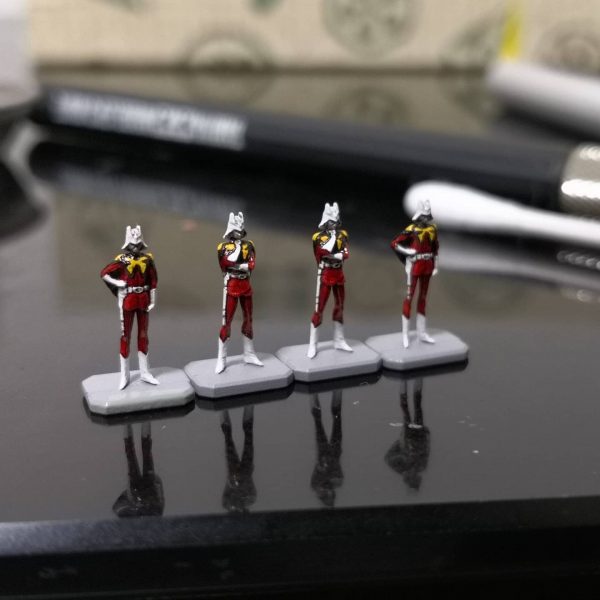 4体のシャア・アズナブル