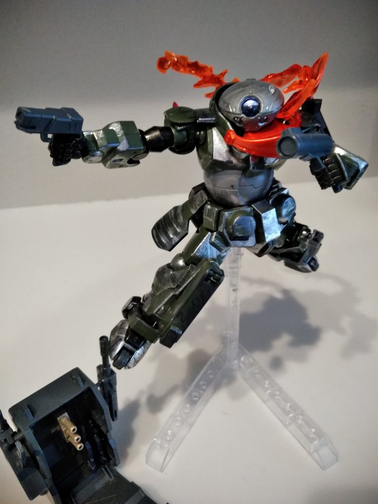 バックパック内には
中距離用銃や