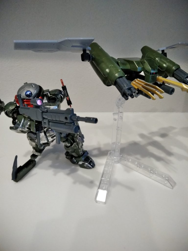 組み合わせにより遠距離用レッドベレーのアサルトライフルで狙い撃ち!
後述のガトリングロウとの連携で敵の正確な位置を探りつつ砲撃します!