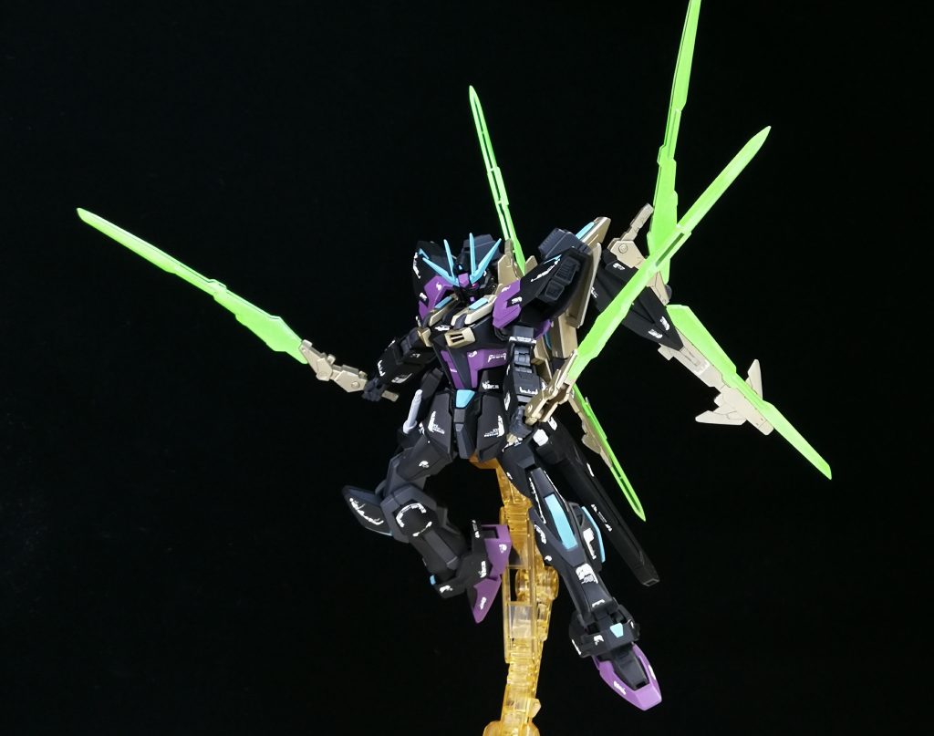 ・トランセンドウェポン〈モード:ソード〉
マシンガンとは反対側を外すことでソードとして使用することが出来ます。