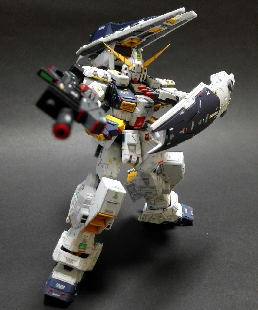 ここで本線に戻ってシールド・ブースターとビーム・ライフル、シールドを装備させたガンダムTR-1 ヘイズル改の標準装備状態です。の標準装備状態です。